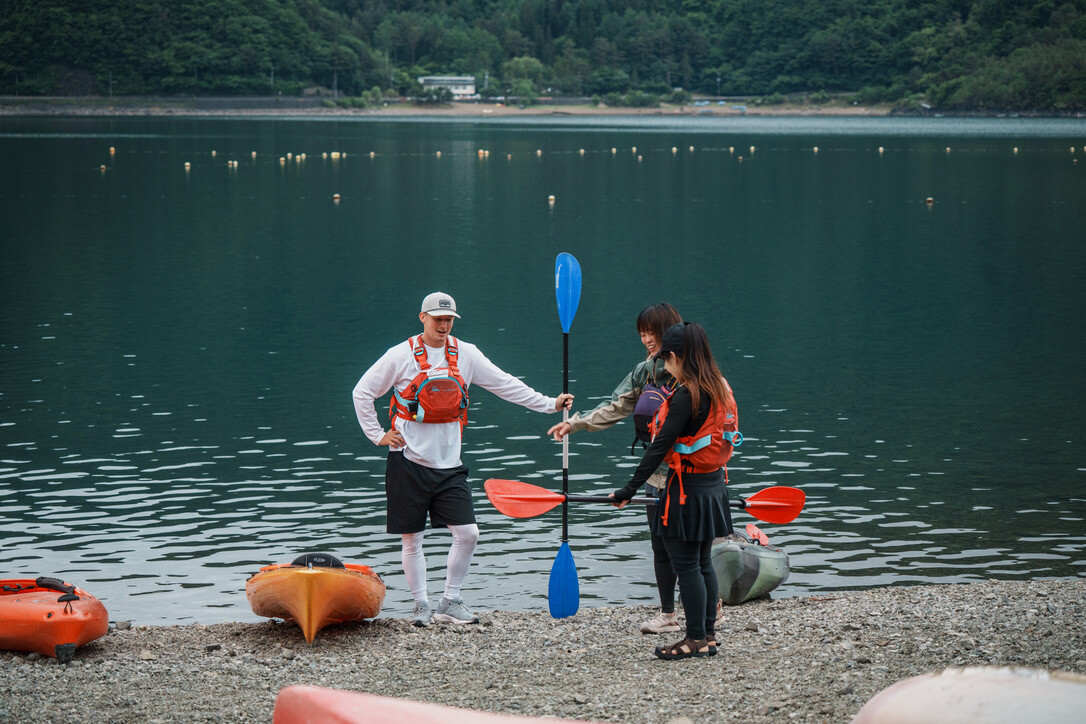 西湖でのSUP・カヤック準備風景