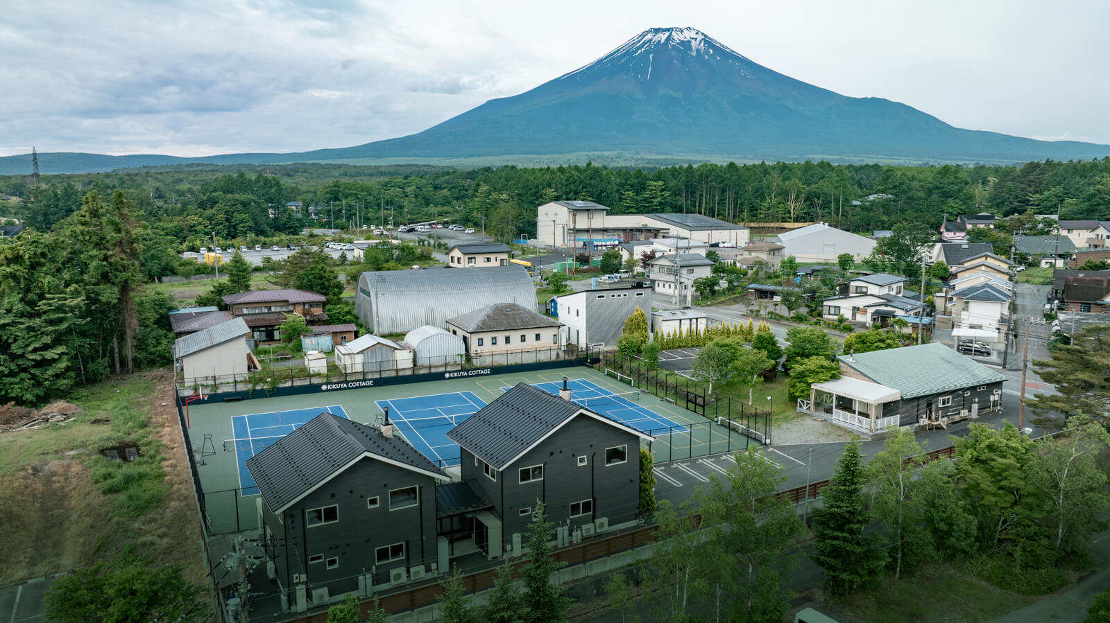 宿泊・飲食・スポーツ施設を統合した観光事業サイトを構築